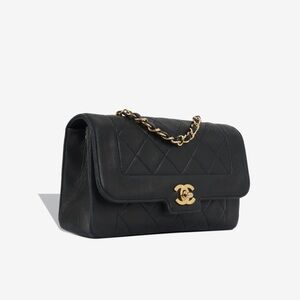 AUTHENTIC CHANEL Diana 22 black quilted lambskin leather bag 24k gold